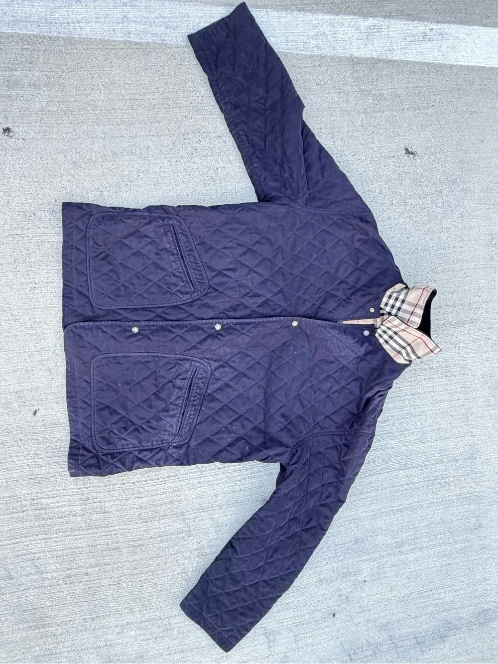 Men’s Burberry Navy Quilted Jacket with Classic Nova Check Lining size Reg L